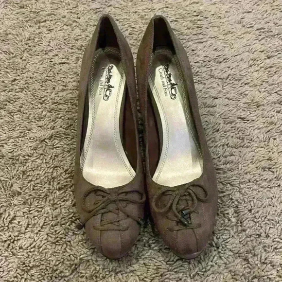 Coach and‎ Four Suede Heels - Picture 1 of 5